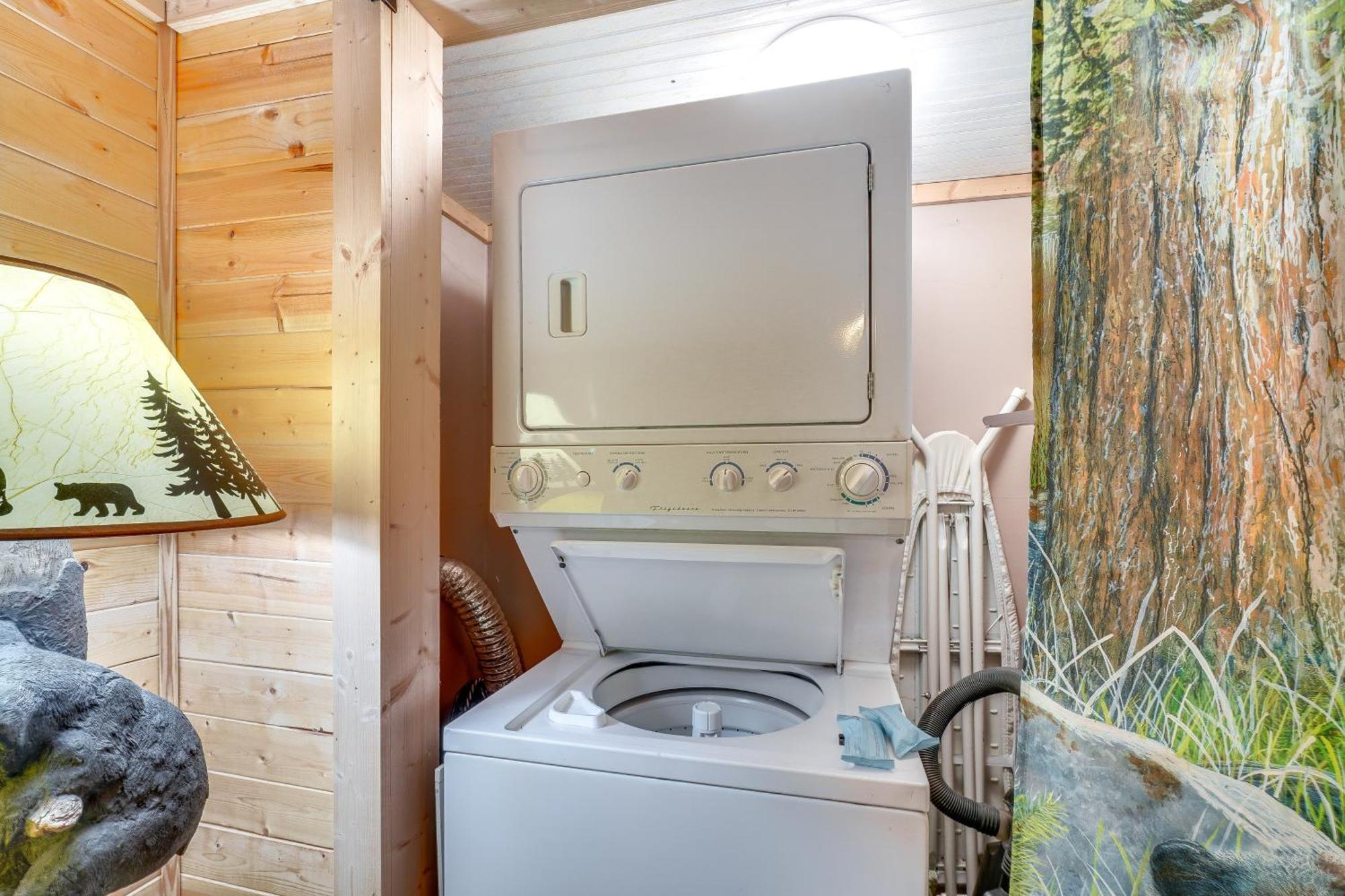 Just Fur Relaxin Sevierville Cabin With Hot Tub! Eksteriør billede